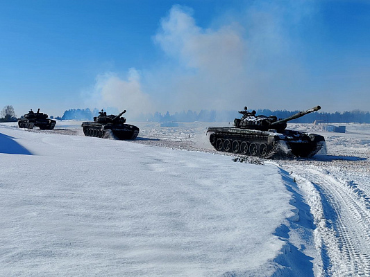 Гвардейцы 19 омбр совершенствую выучку и мастерство на полигоне Гвардейцы 19 омбр совершенствую выучку и мастерство на полигоне