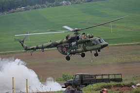 Два вертолета Ми-8МТВ5 поступили на вооружение российской военной базы в Киргизии