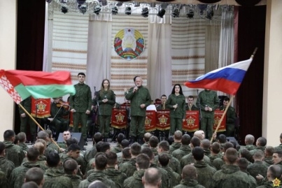 «Легко на сердце от песни весёлой»