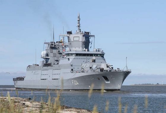 ThyssenKrupp передала Минобороны Германии третий фрегат проекта F125