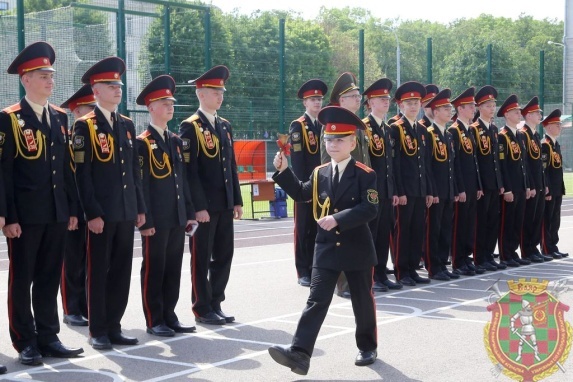 С началом III четверти, товарищи суворовцы!