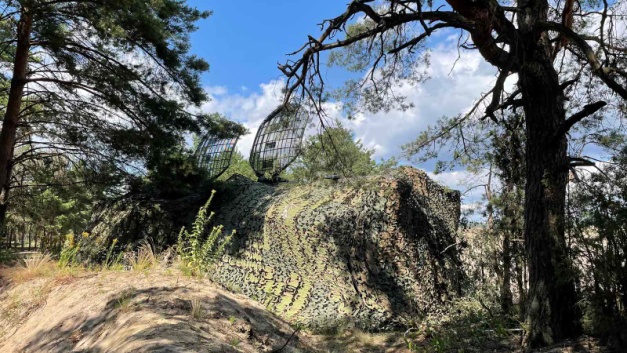 Продолжают выполнять задачи