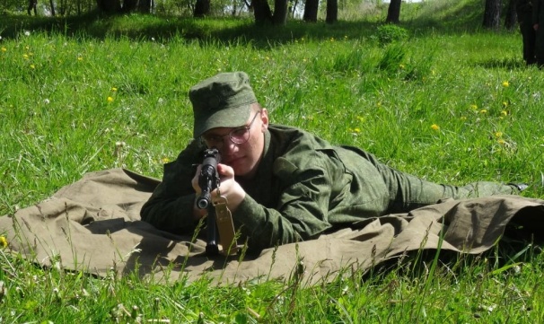 Новобранцы учатся стрелять