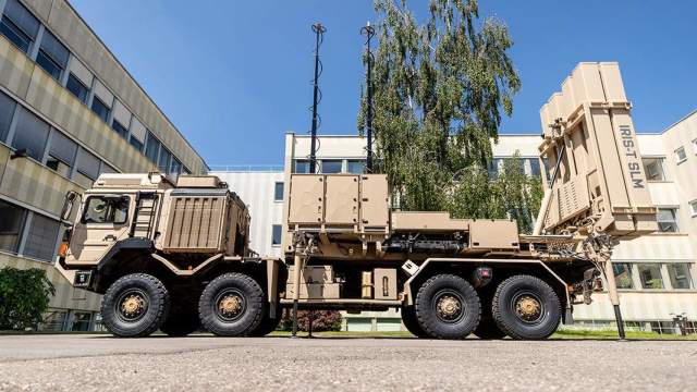 Hensoldt поставит РЛС TRML-4D для ЗРК IRIS-T SLM ВС Германии