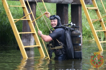 Под водной гладью