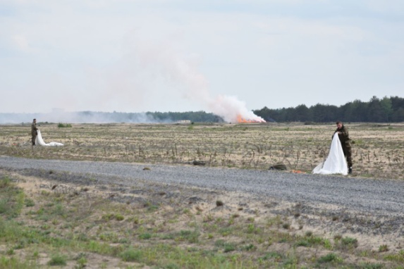 Первые прыжки с парашютом