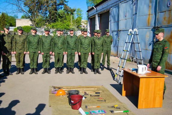 В Минской военной комендатуре прошел единый день безопасности военной ...