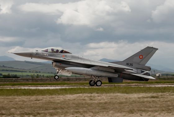 В Румынию прибыла очередная партия истребителей F-16 из состава ВВС Норвегии