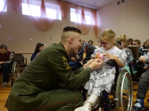 Праздник к нам приходит