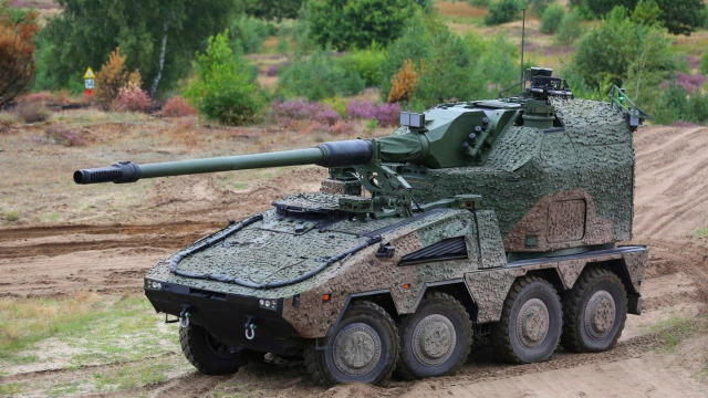 Минобороны Германии планирует приобрести 155-мм колесные артиллерийские системы RCH-155