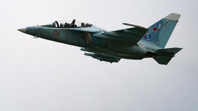 Полетная парта: флотские летчики получат новые учебно-боевые Як-130