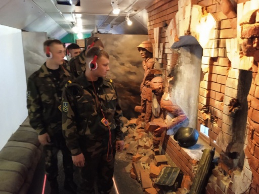 Военнослужащие 147 зрп посетили «Поезд Победы»