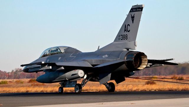 США перебросили в Болгарию эскадрилью истребителей F-16