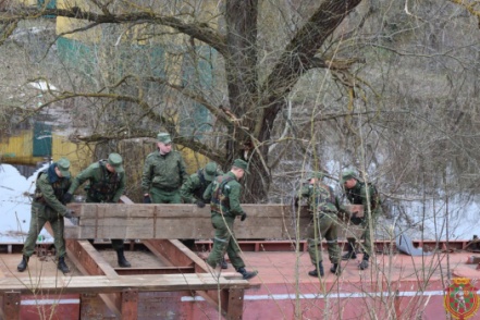 Соединяя берега