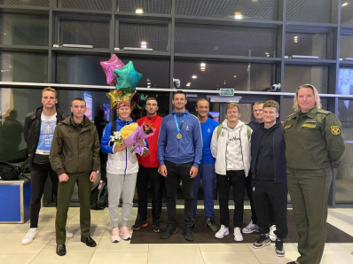 Встретили чемпионов