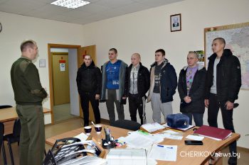 Призывники Чериковского района были отправлены на службу в Вооруженные Силы Республики Беларусь