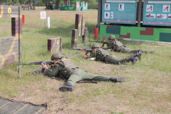 С упором на практику