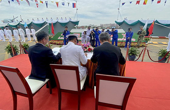 ВМС Пакистана приняли два фрегата класса «Тип-054A/P»