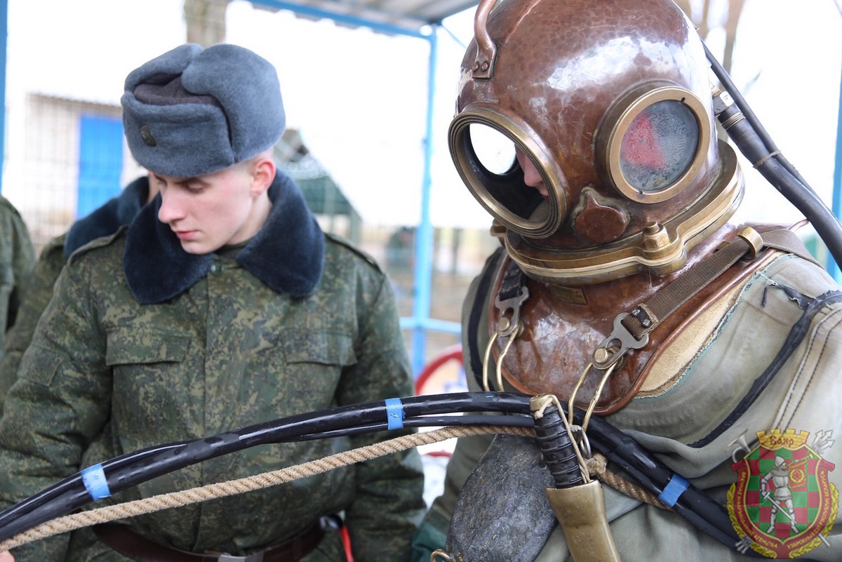 Военный водолаз