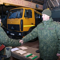 Вручили вооружение, военную и специальную технику