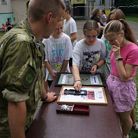 Витебские десантники посетили детский оздоровительный лагерь «Липки»