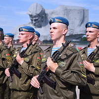 Военнослужащие нового пополнения 38 одшбр приняли Военную присягу