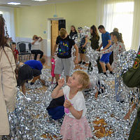 Военнослужащие присоединились к акции «Соберем детей в школу»