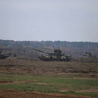 Продолжают выполнять задачи