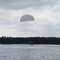 Военнослужащие 38 одшбр совершили прыжки с парашютом на воду