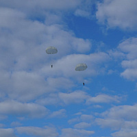 Военнослужащие 103 овдбр совершили прыжки с парашютом