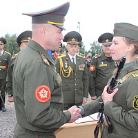 Будут Родине служить и юноши, и девушки