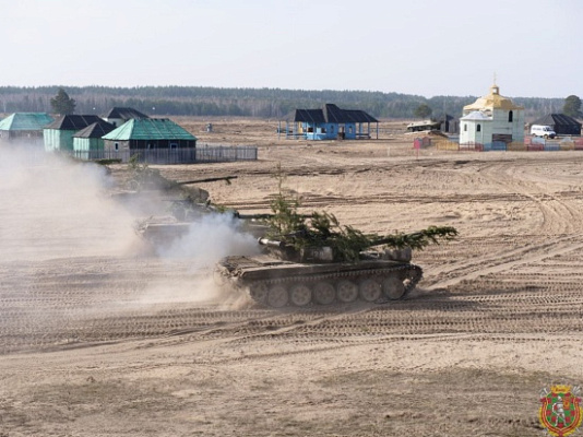 У гвардейцев — ротное тактическое учение с боевой стрельбой