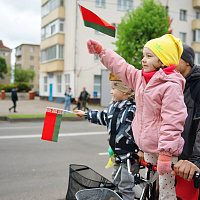 Торжественные шествие и митинг, посвящённые 9 Мая, в Слуцке