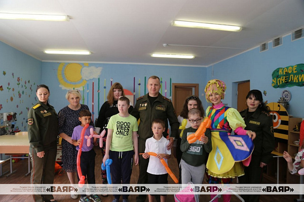 Связисты поздравили школьников с Днём знаний