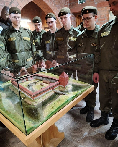Военнослужащие ознакомились с проектом «Смотри. Помни. Гордись»