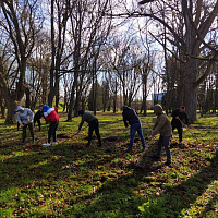 Трудятся зенитчики