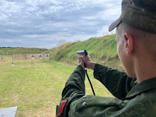 С офицерами 12 шпс 72 ОУЦ прошли занятия по огневой подготовке