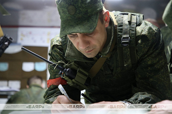 В рамках комплексного учения с войсками ЗОК на одном из участков местности развёрнут командный пункт управления 6 омбр