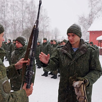 Вручили боевое оружие