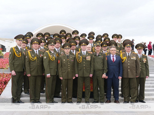 На площади Государственного флага  прошёл выпуск лейтенантов военно-медицинского института в БГМУ