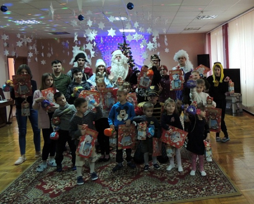 Подарить улыбки детям