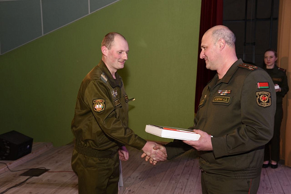 Чествование военнослужащих, увольняемых в запас