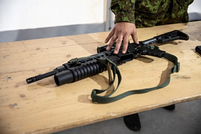 Эстония получила первые автоматические винтовки R20 Rahe