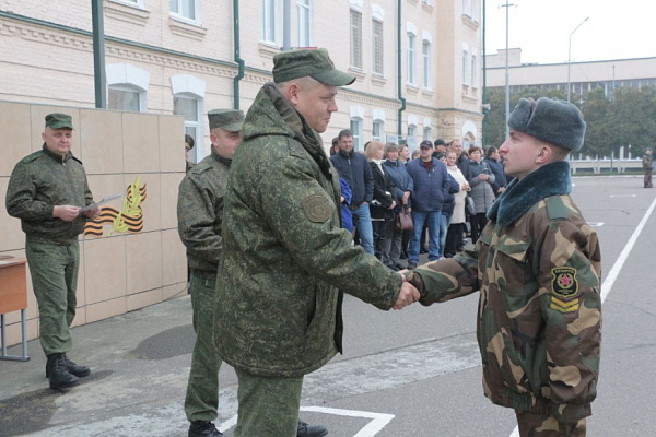 В 11 омбр чествовали военнослужащих, увольняемых в запас