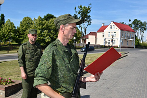 Военнообязанные, участвующие в учении с военными комиссариатами Гродненской области, приняли Военную присягу