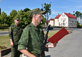 Военнообязанные, участвующие в учении с военными комиссариатами Гродненской области, приняли Военную присягу