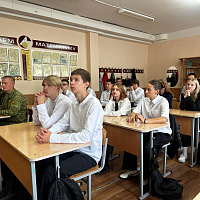 В День знаний юных патриотов Жодино поздравили военнослужащие 65-й автомобильной бригады