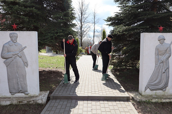 Военнослужащие 86 брс тоже приняли участие в субботнике