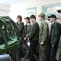 Продолжают работу детские лагеря военно патриотического профиля