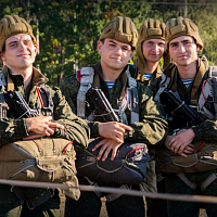 Военнослужащие 38 одшбр совершили прыжки с парашютом
